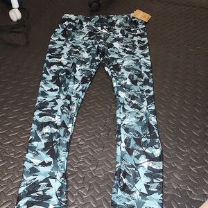 NWT Chic Abstract Women's Leggings Size M/L